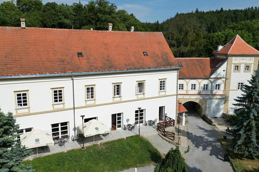 Račice Castle, Račice-Pístovice - forecastle Račice Castle, Račice-Pístovice - forecastle