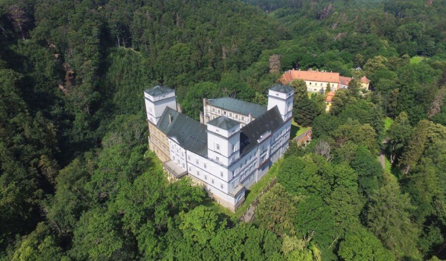 Račice Castle